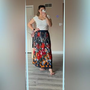 🦋HOST PICK🦋Semicouture 01 floral skirt, very light weight, vibrant colors!
